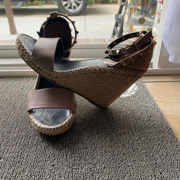 Valentino Garavani Blush Wedge Espadrilles - Picture 4 of 6